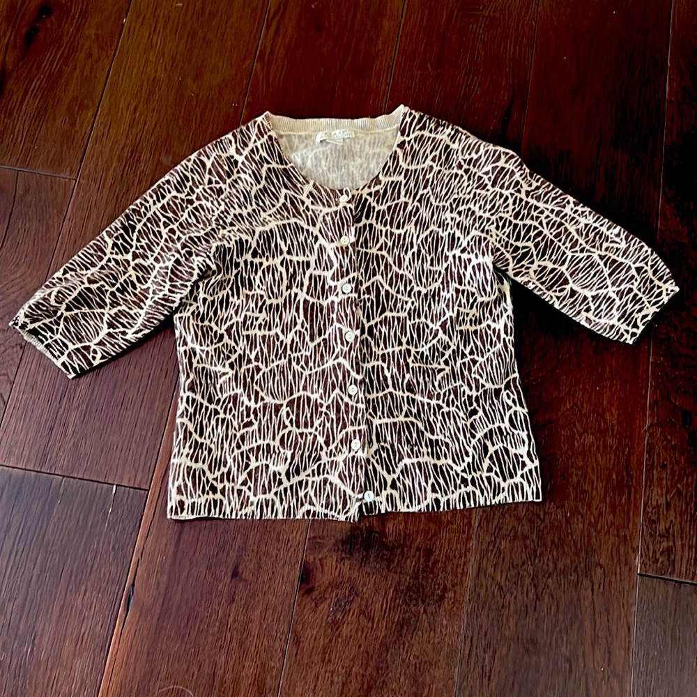 Cashmere 3/4 length sleeve animal print cardigan.